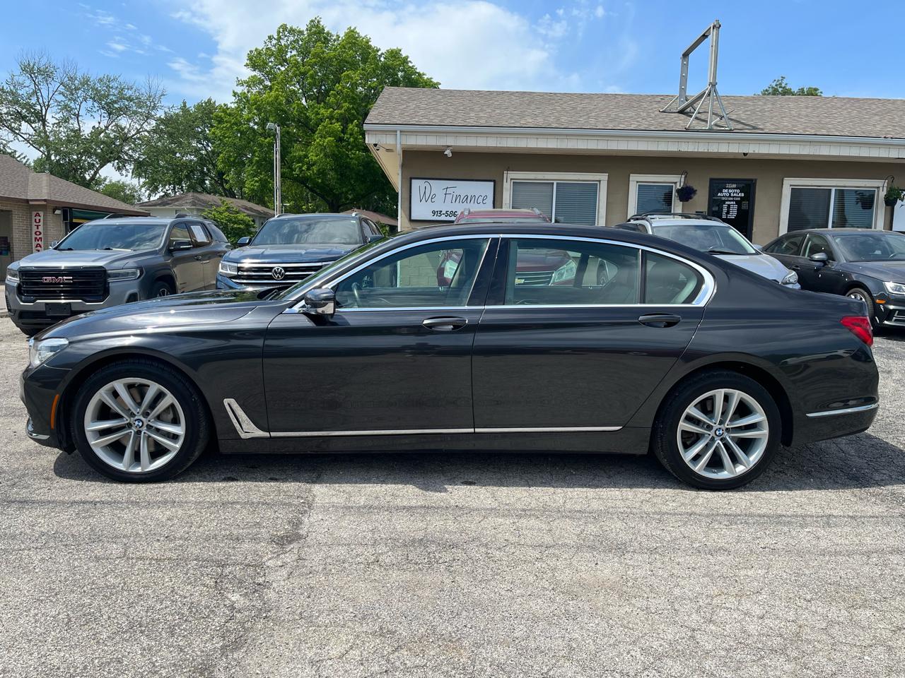 bmw 7 series 2017 WBA7F2C55HG421874 image bmw 7 series 2017 WBA7F2C55HG421874 image